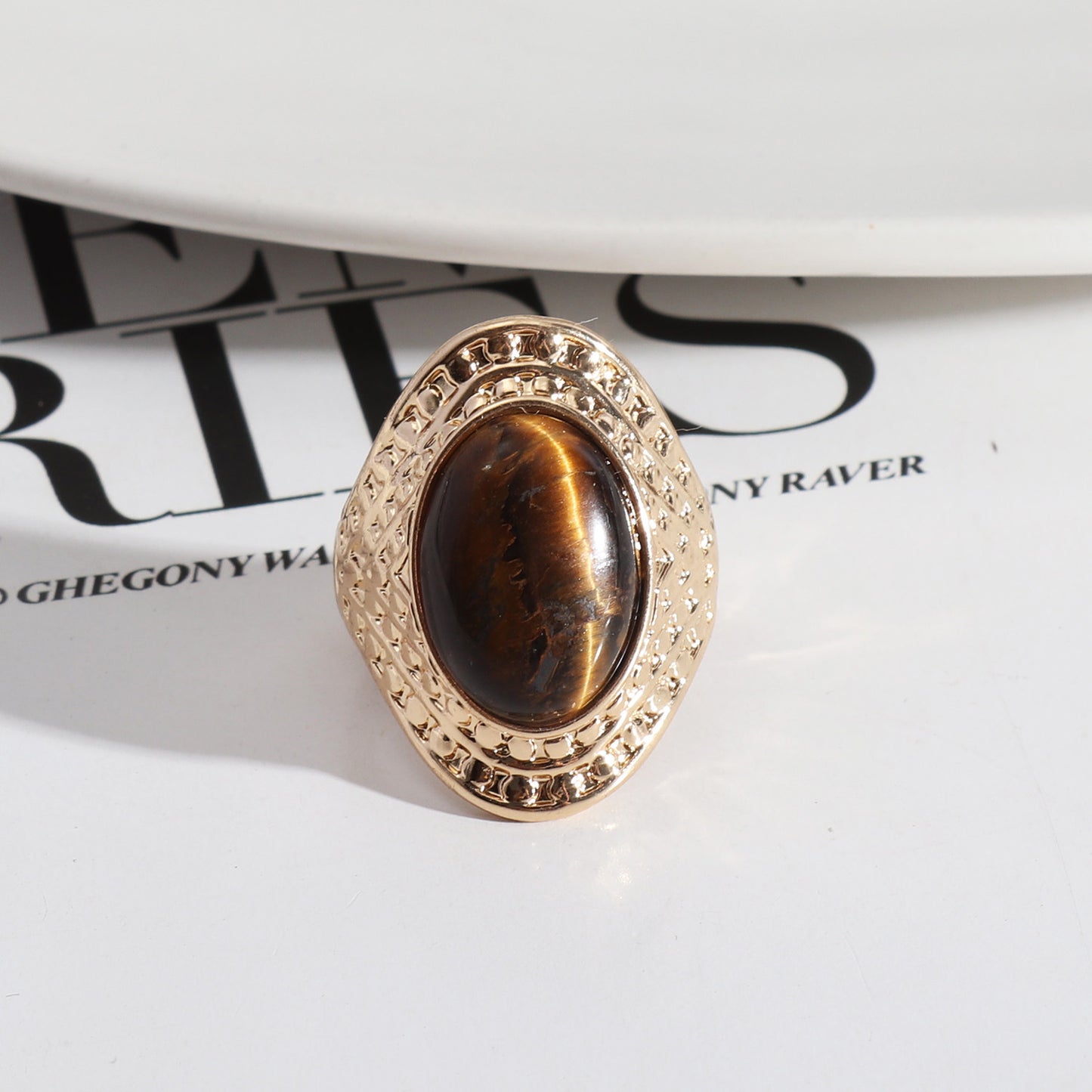Vintage Palace-Inspired Tiger's Eye Ring, Exaggerated Fashion, Oval Stone One Size