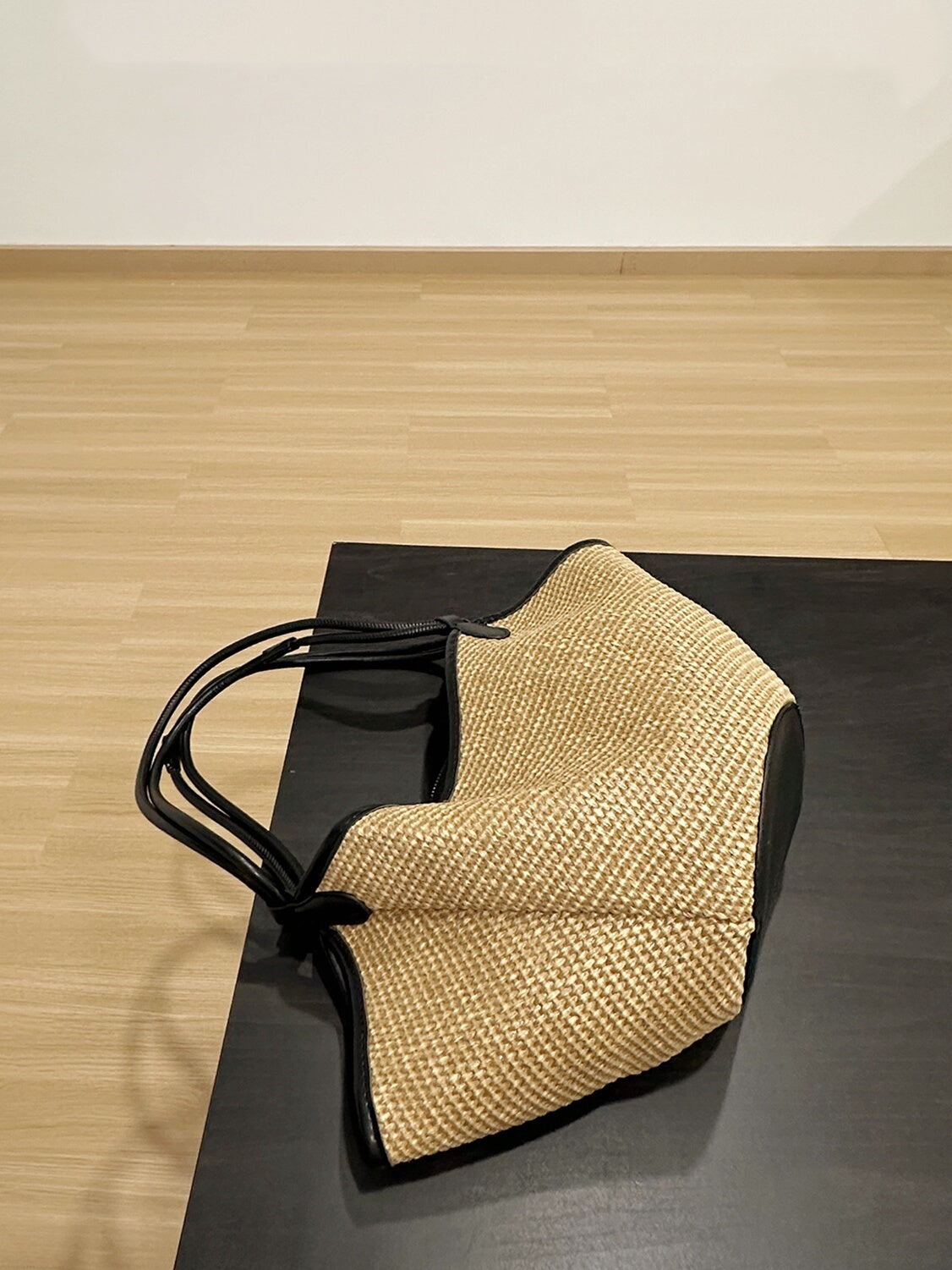French Vintage Rafiu Straw Bag with Inner Pouch, Versatile Tote, Chic Bucket Bag
