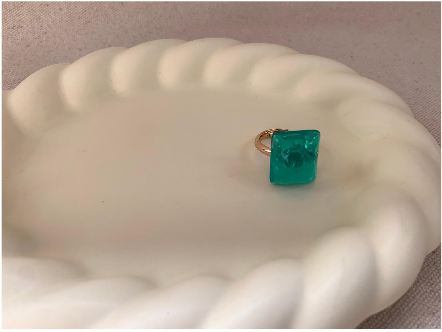 Vintage-Inspired Resin Ring, Lake Green Geometric Design, Girl's Accessory