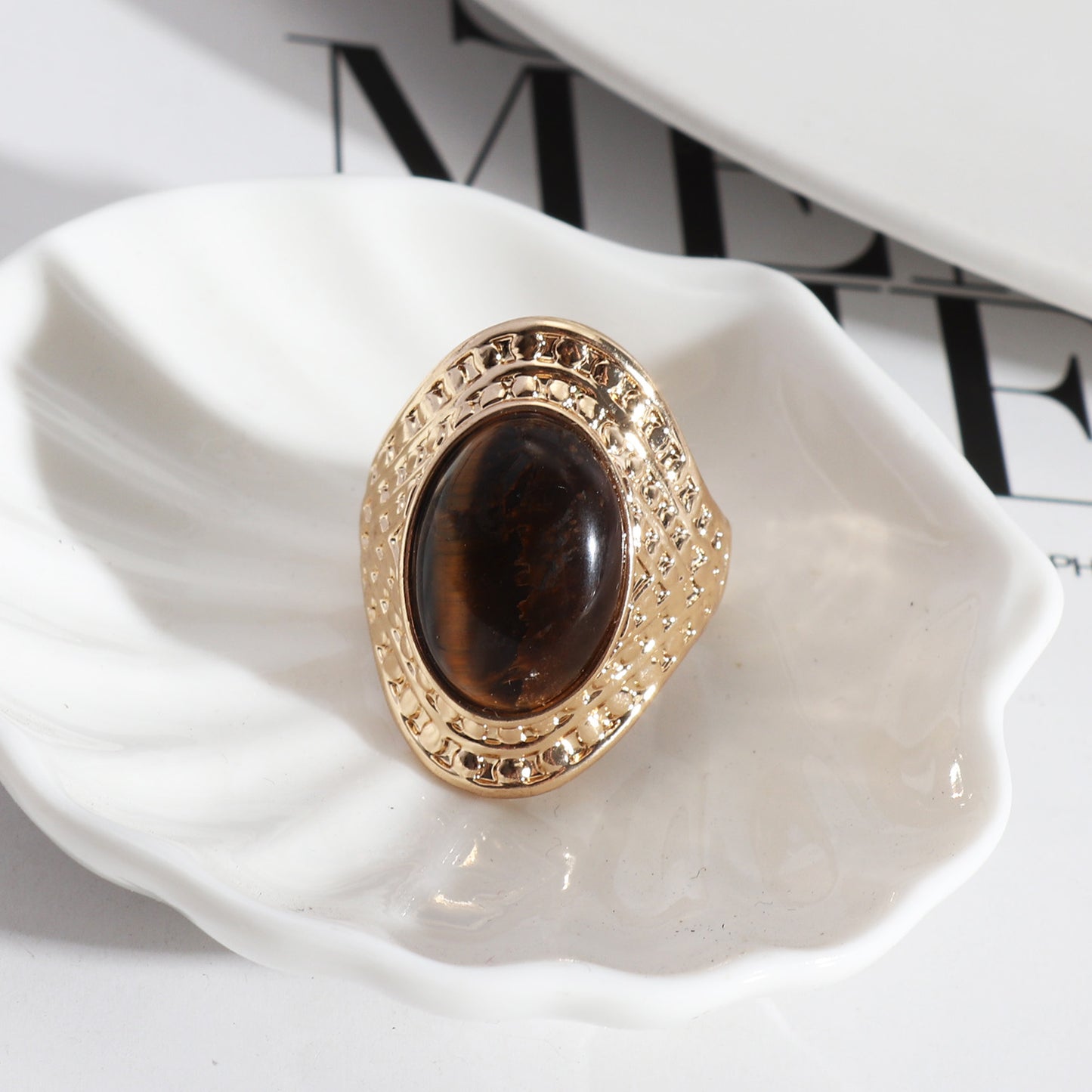 Vintage Palace-Inspired Tiger's Eye Ring, Exaggerated Fashion, Oval Stone One Size
