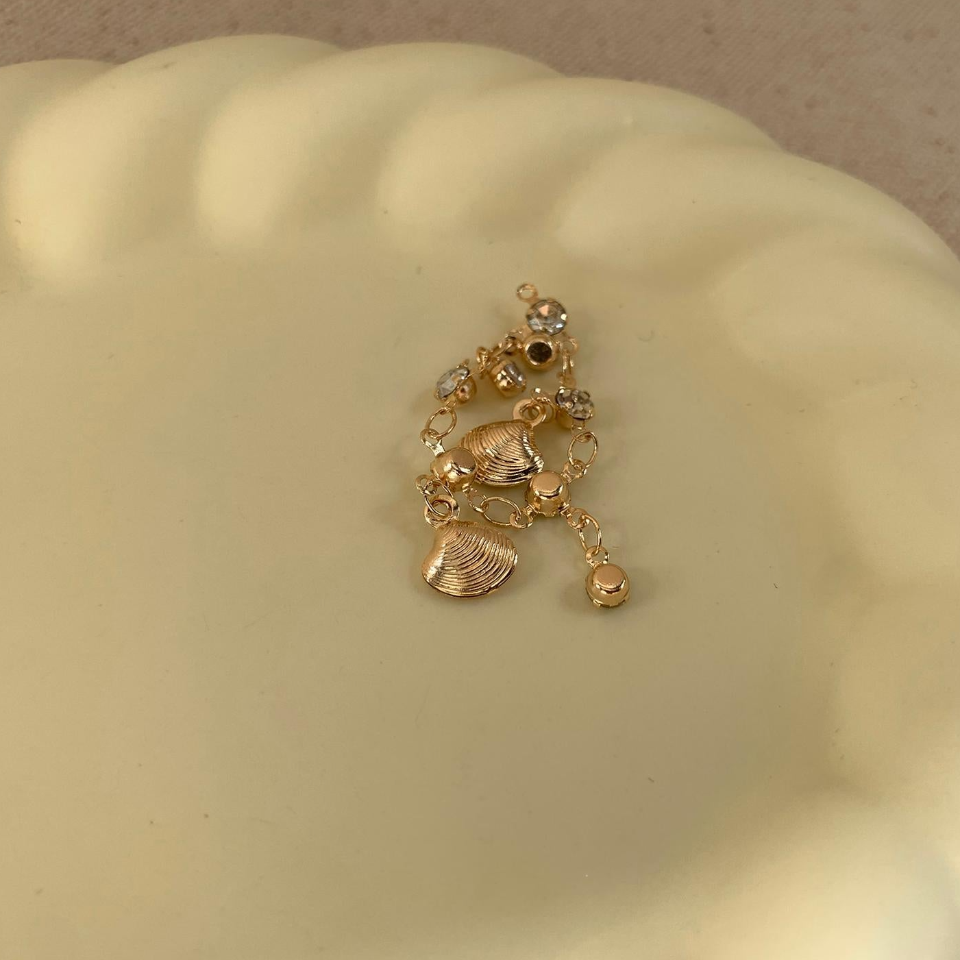 Elegant Shell Zircon Tassel Ring, Woman's Delicate Chain Accessory, Adjustable 48-65mm