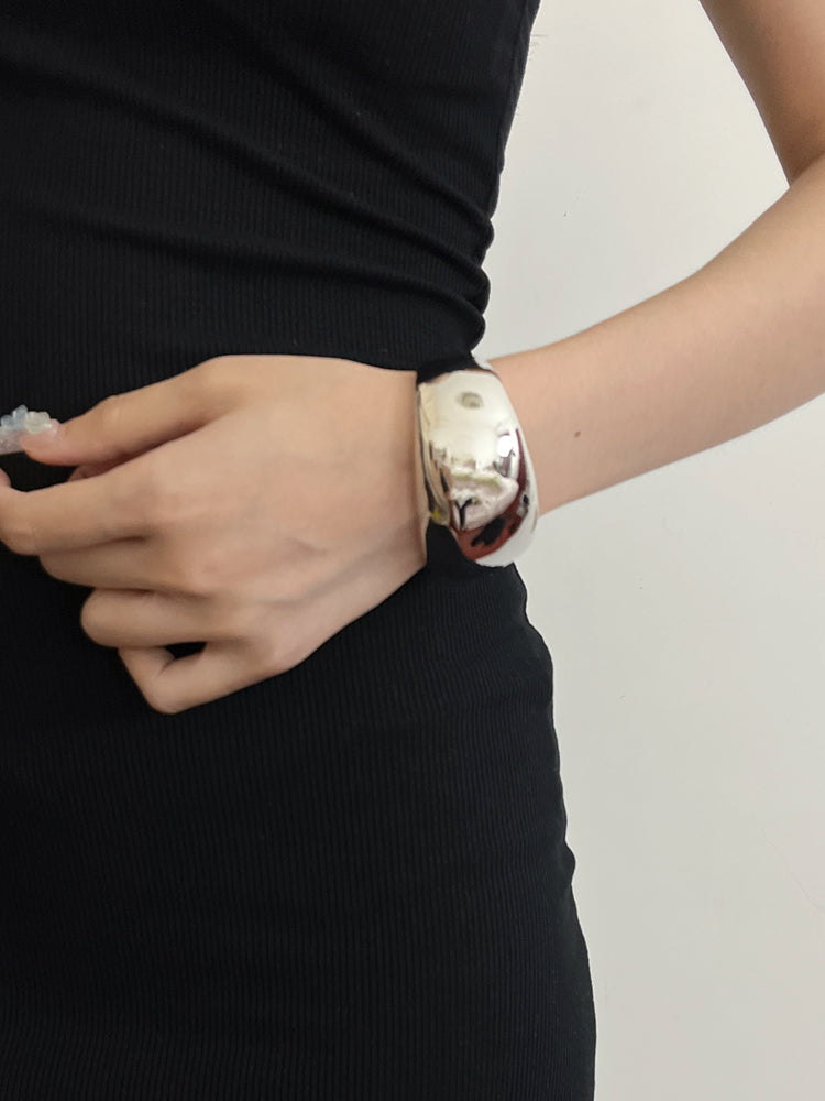 Curved Metal Open Circle Bangle, Geometric Design, Lightweight Cuff Bracelet