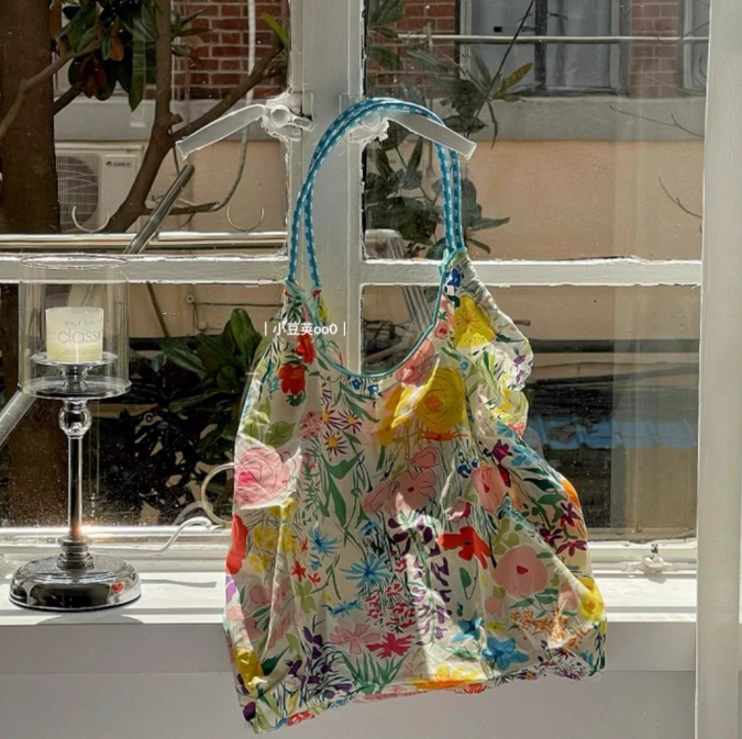 Retro illustration floral shopping bag for women, large capacity, ultra lightweight, foldable, portable single shoulder bag, canvas bag, beach bag