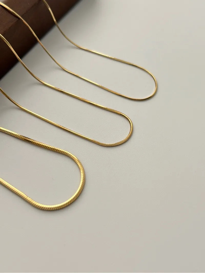 Elegant Gold-Plated Sterling Silver Snake Bone Chain Necklace – Minimalist Fashion Accessory