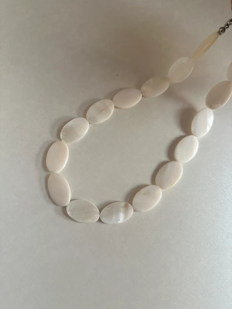 Handcrafted Original Mother-of-Pearl Necklace – Luxurious Iridescent Gemstone Accessory