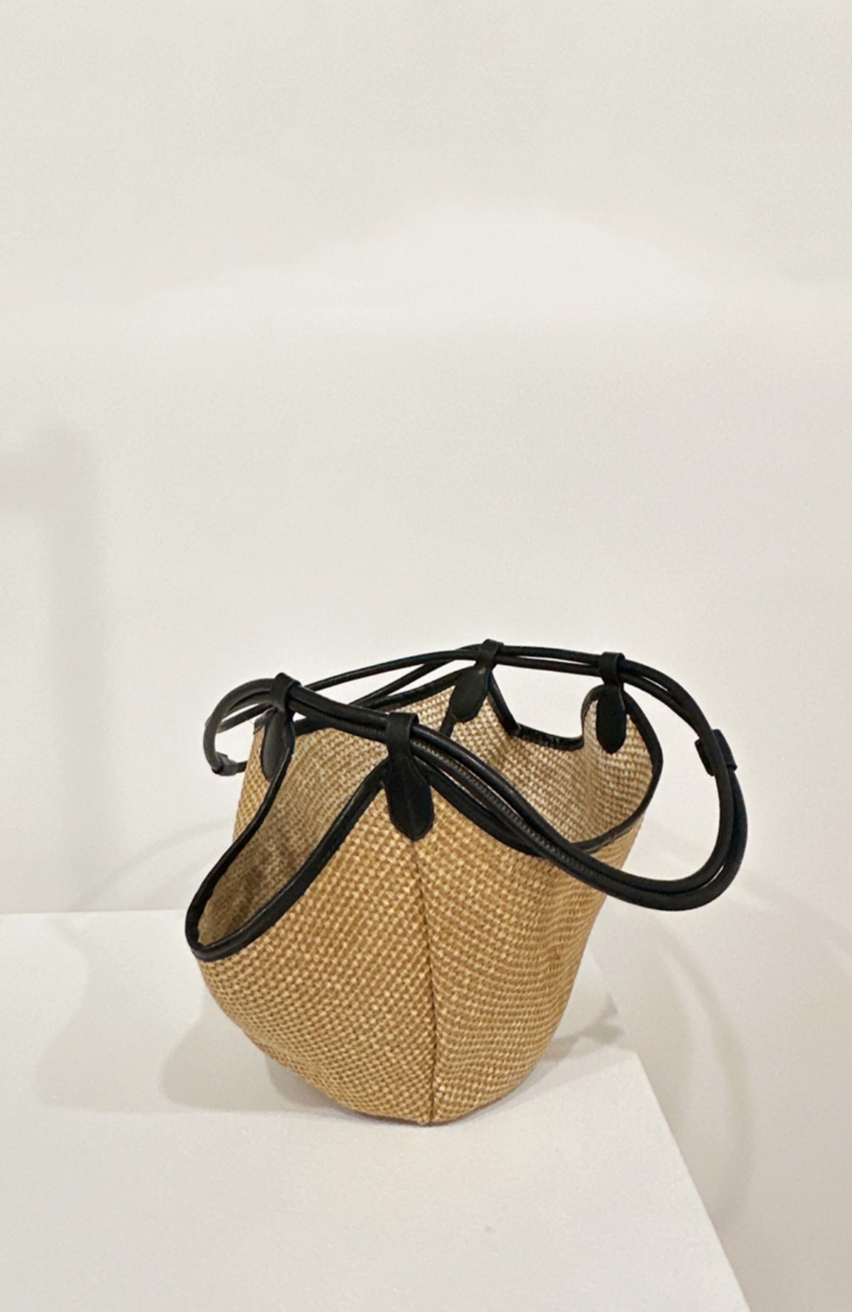 French Vintage Rafiu Straw Bag with Inner Pouch, Versatile Tote, Chic Bucket Bag