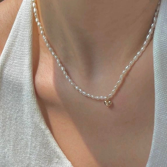 Heart-Shaped Mother of Pearl Pendant with Diamond, 18K Gold Heart diamond Pendant , Natural Pearl Necklace, Adjustable Chain