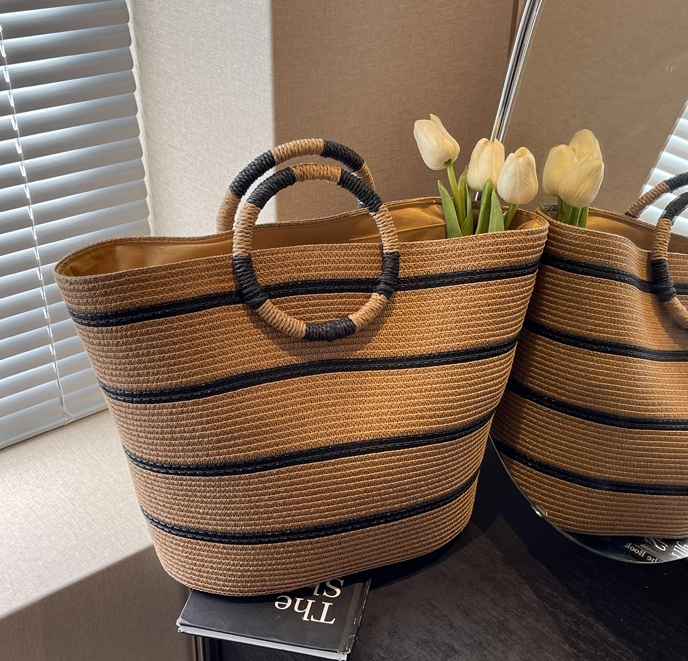 Hand-woven Straw Large Hobo Bag for Women Round Handle Toto Retro Summer Beach Straw Bag