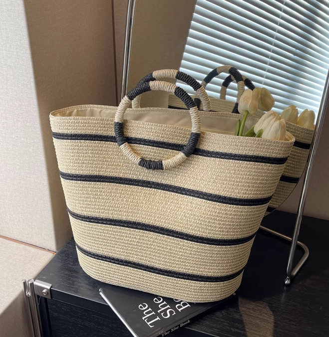 Hand-woven Straw Large Hobo Bag for Women Round Handle Toto Retro Summer Beach Straw Bag
