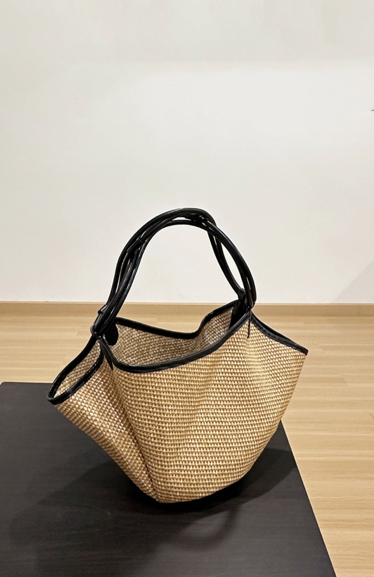 French Vintage Rafiu Straw Bag with Inner Pouch, Versatile Tote, Chic Bucket Bag