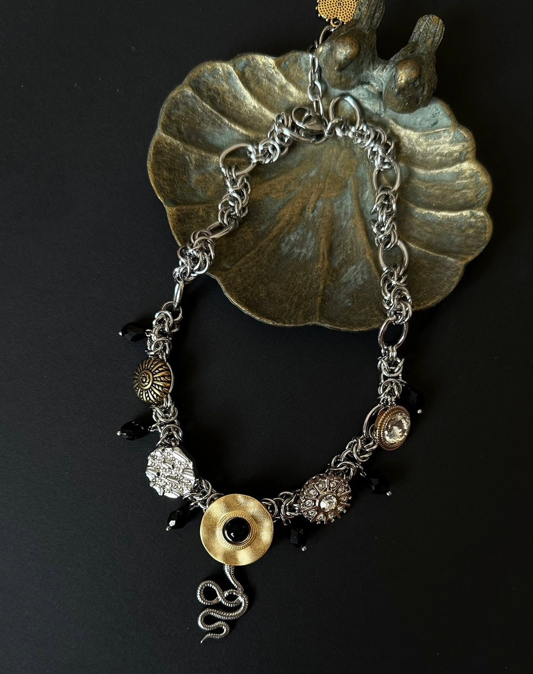 Vintage snake-shaped pendant silver necklace with whimsical button pendants, Y2K cyberpunk style, suitable for both men and women