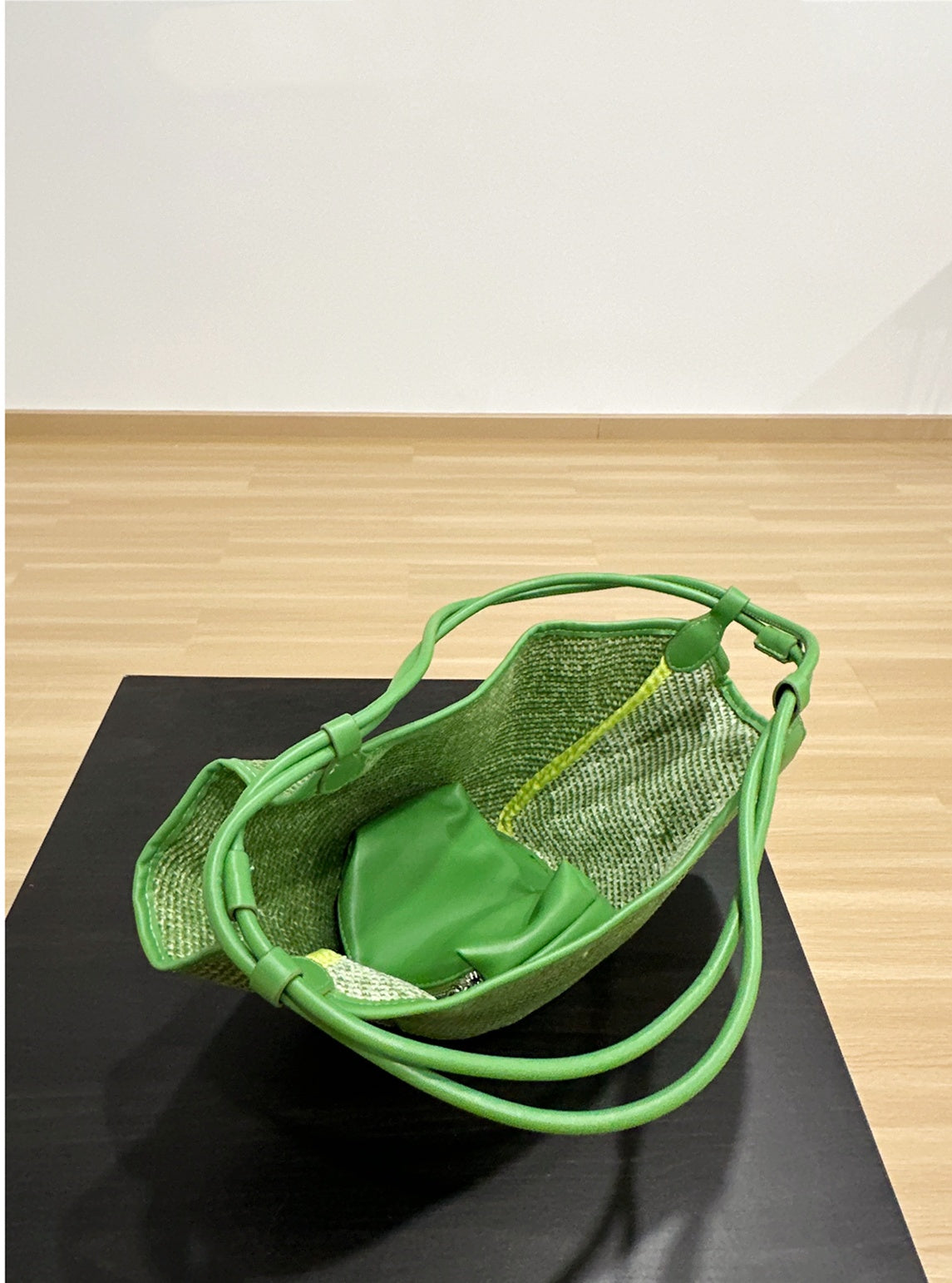 French Vintage Rafiu Straw Bag with Inner Pouch, Versatile Tote, Chic Bucket Bag