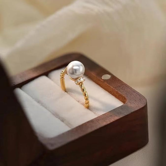 Large Freshwater Pearl Adjustable Size Ring for Women: Elegant Design, High Fashion Sense, and Unique Personality