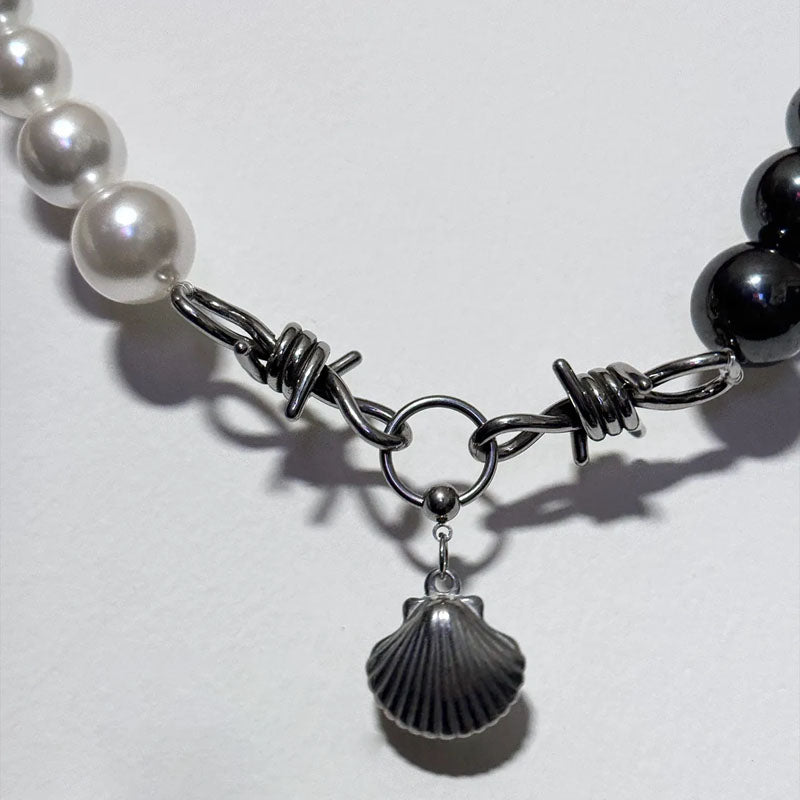 Retro Shell Pendant Necklace Black and White Pearl Patchwork Choker for Women Party Jewelry Mother's Day Gift
