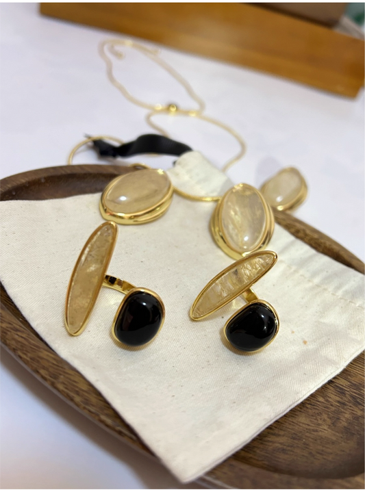 MoJone Luxurious Black Agate Ring with Irregular Natural Crystal Opening Ring, for Female