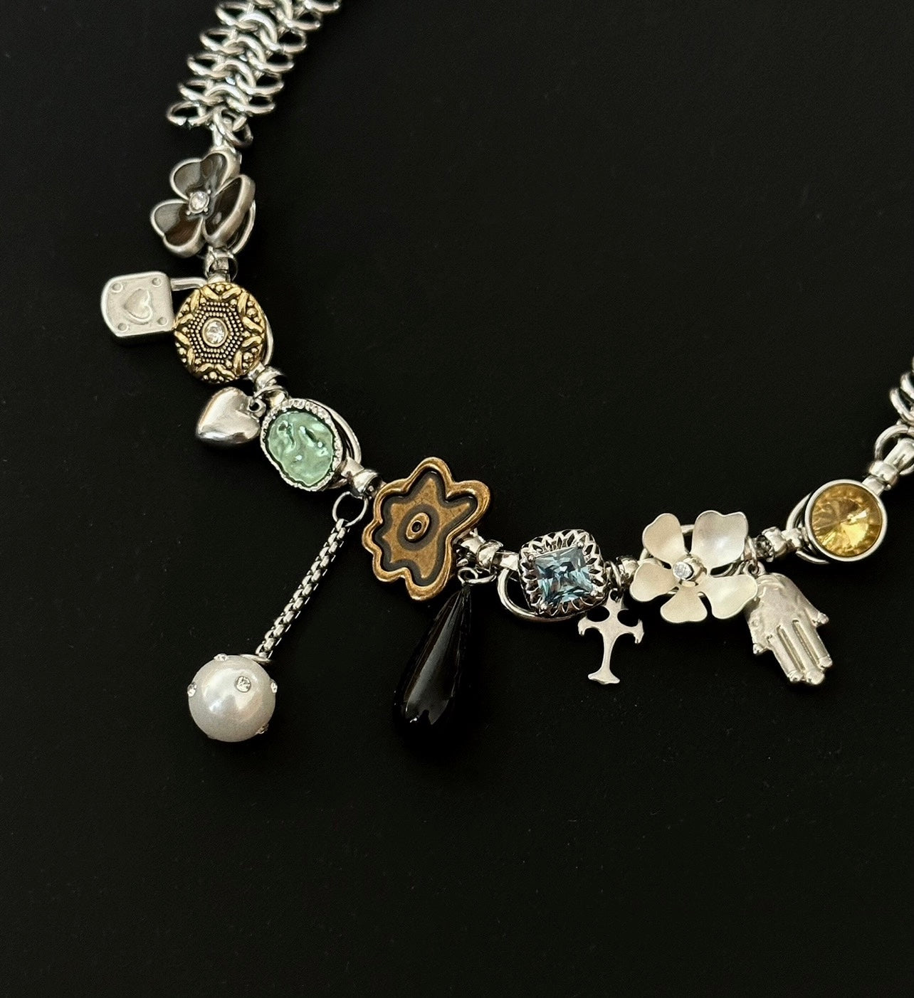 Silver Vintage Fun Cubic Zirconia Pearl Flower Palm choker, Y2K artistic vintage style, Trend Clutter Cool Necklace, for men and women