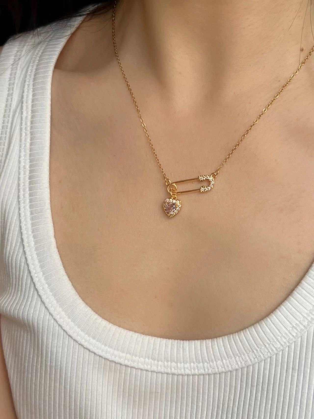 Delicate Luxury Clavicle Chain, Sparkling Rhinestone Heart Paperclip Necklace, Heart Necklace