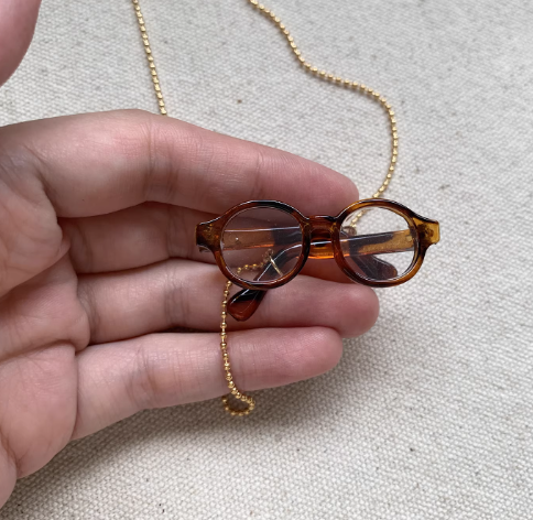Adorable Resin Glasses Shape Necklace, Collarbone chain, Sweater chain