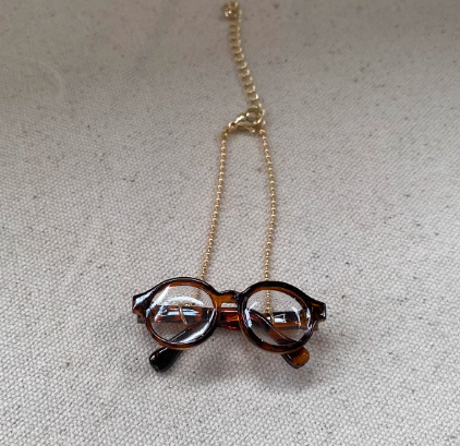 Adorable Resin Glasses Shape Necklace, Collarbone chain, Sweater chain