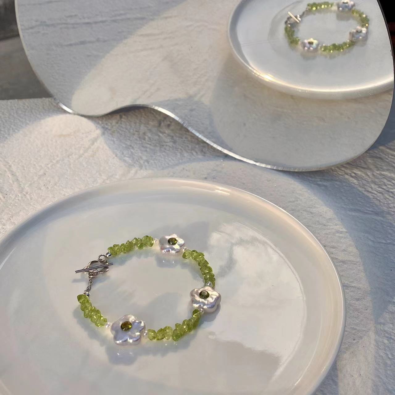 Natural Peridot & Baroque Pearl Floral Bracelet - Handcrafted Elegance, Perfect for Sophisticated Fashion & Timeless Charm