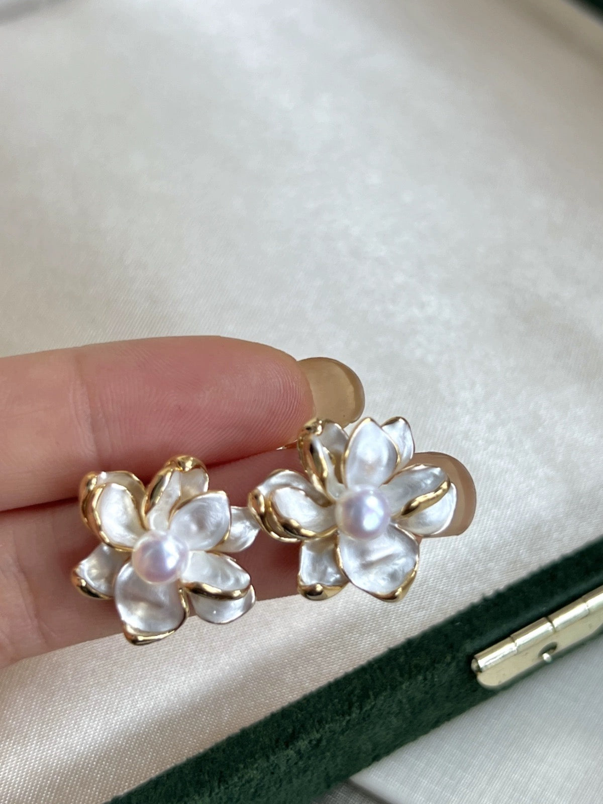 Camellia Blossom Pearl Drop Earrings with s925 Silver Needle