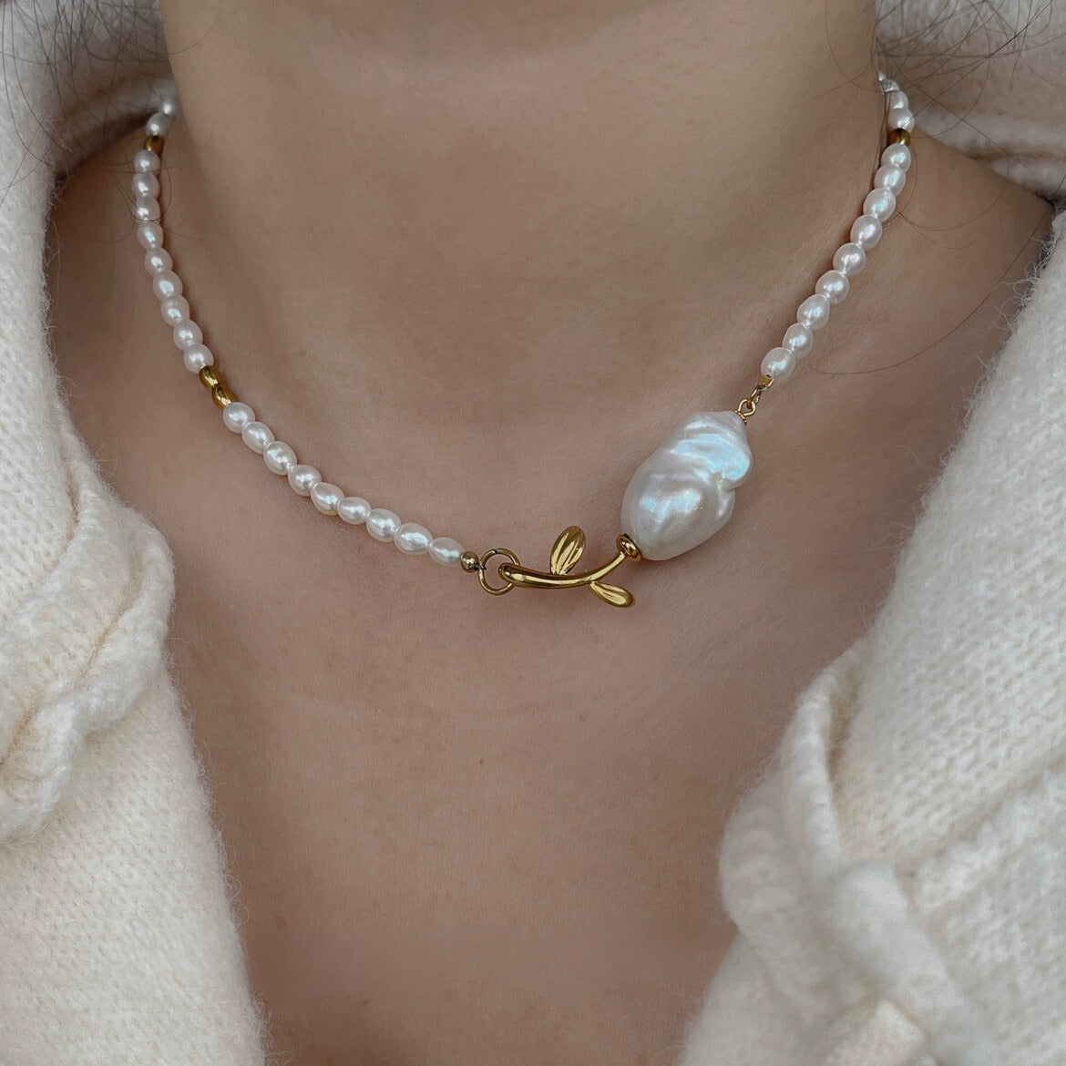 Baroque Rose Freshwater Pearl Necklace - Lustrous Elegance with Gold Accents for Sophisticated Charm