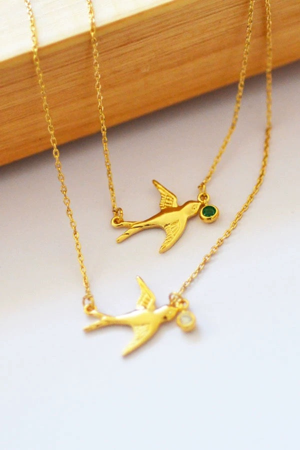 Charming 18K Gold-Plated Swallow Necklace - Elegant Avian-Themed Jewelry for Trendy Fashionistas