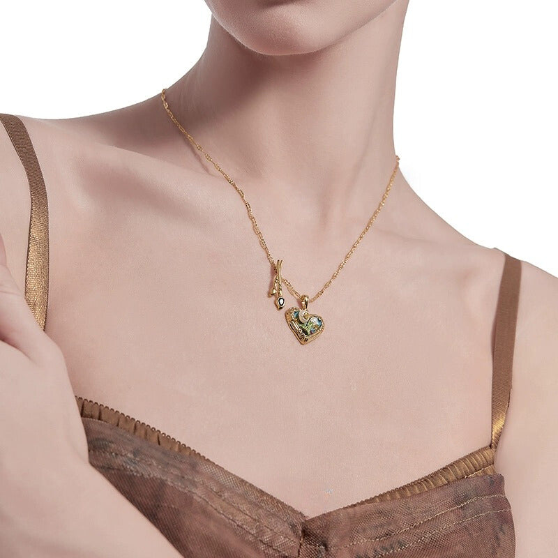 Vintage Oil Painting Heart Pendant Necklace with French Enamel - Classic Romantic Clavicle Chain