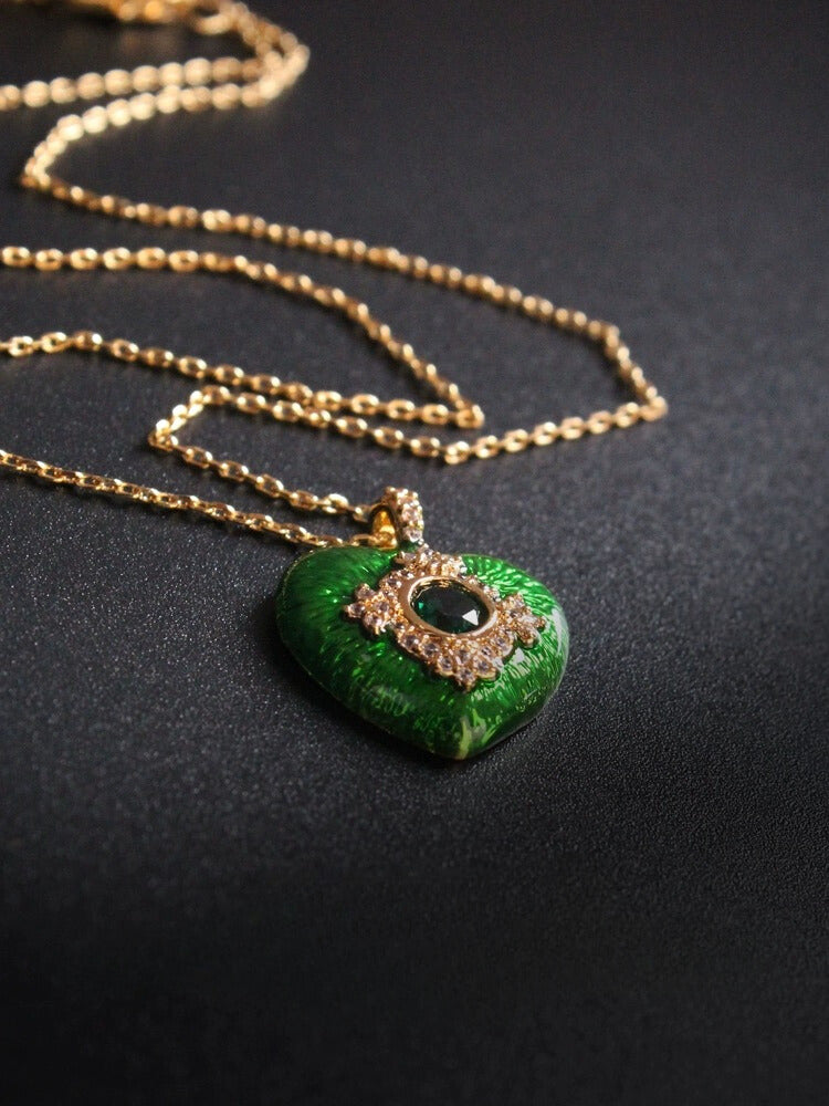 Vintage-Inspired Heart-Shaped Enamel Glaze Pendant Necklace with Crystal Embellishments