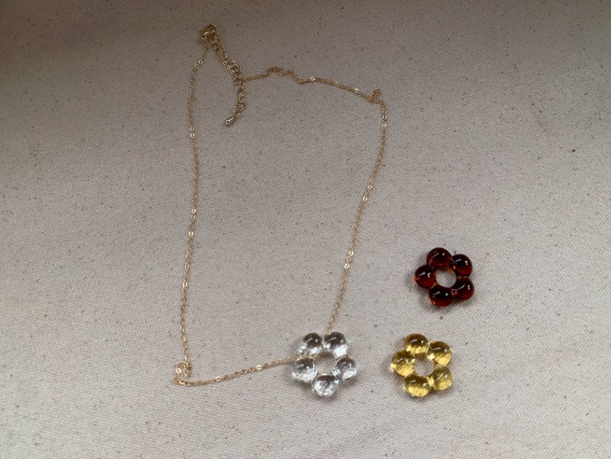 Vintagepunk flower pendant necklace, fresh and delicate style,made of glass,a special gift