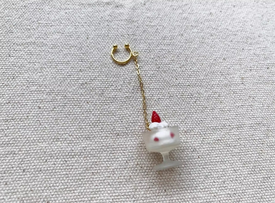"Adorable Summer Strawberry Ice Cream Ring And Ear Clip",Niche and Fun Design,Special Gift.