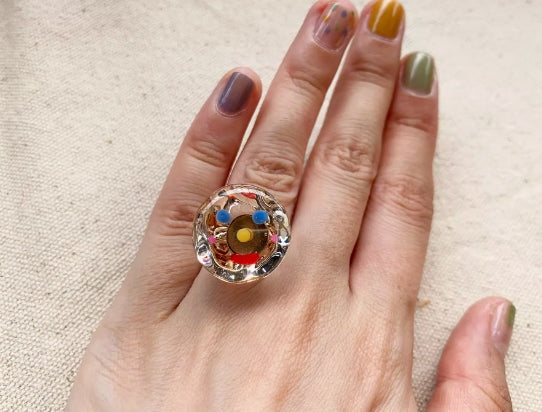 "Adorable Heart-shaped And Interesting circlese Ring",Quirky and Fun Design,It's an interesting gift."