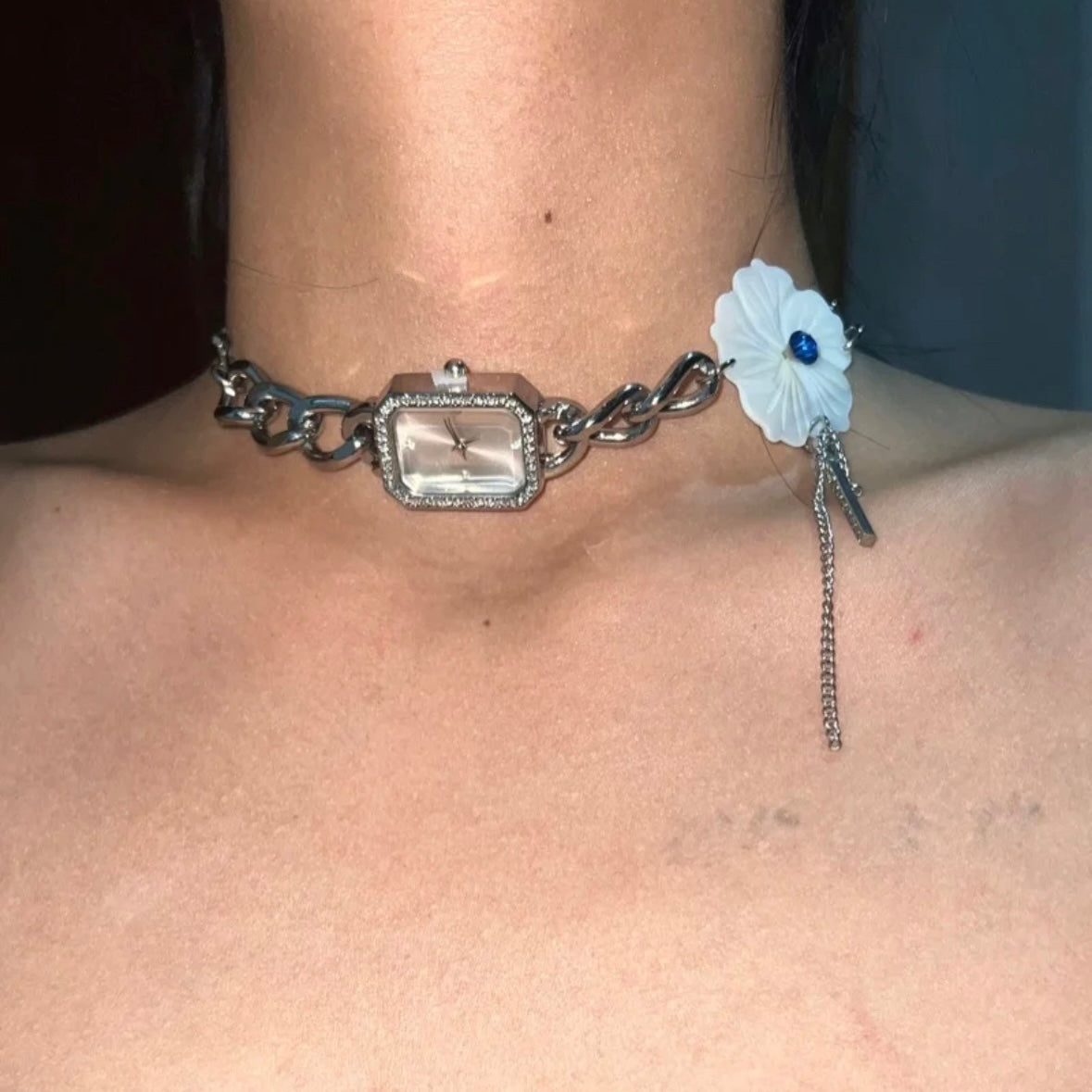 Handmade Vintage Punk White Flower Pedal Watch Choker Necklace,Y2K necklace, Niche Chunky Silver Chain Necklace, Perfect Gift for her