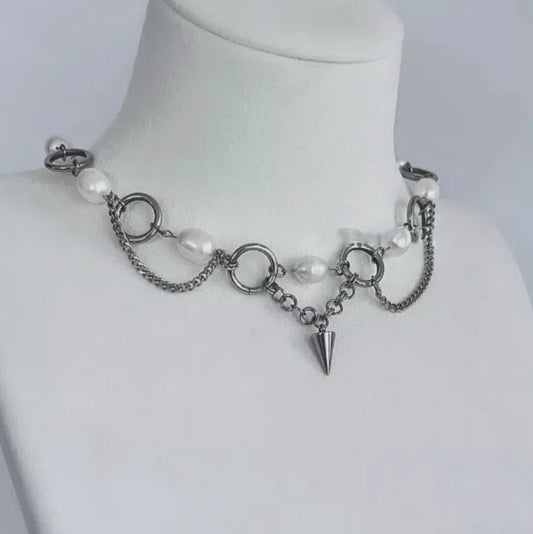 Cyberpunk-style silver spiked pendant necklace, adorned with pearl decorations,Y2Kchoker,A unique and perfect gift,Unisex necklace