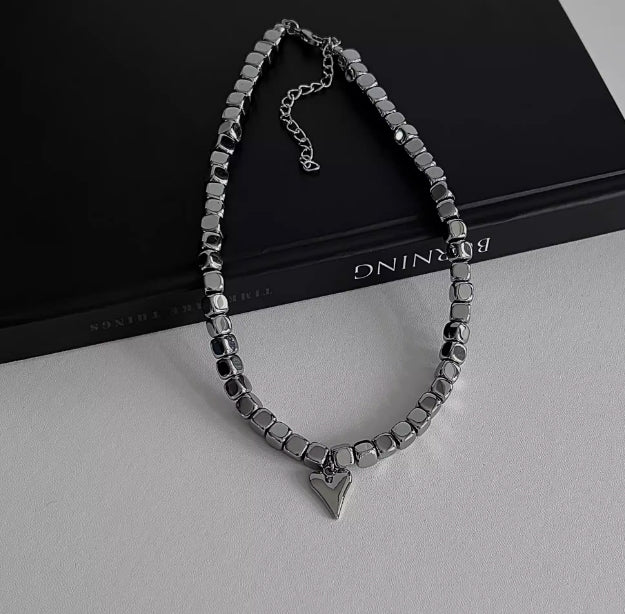 Vintagepunk Silver Heart Pendant choker, Cube Bead Necklace,Y2Kchoker,Simple and Classic Design,Exquisite and Special Gift,Unisex necklace