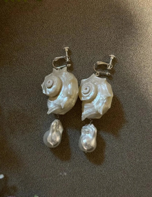 Handcrafted, white conch shell earrings with pearl pendants,natural conch shells,s925 silver studs,unique and exquisite, a perfect gift.