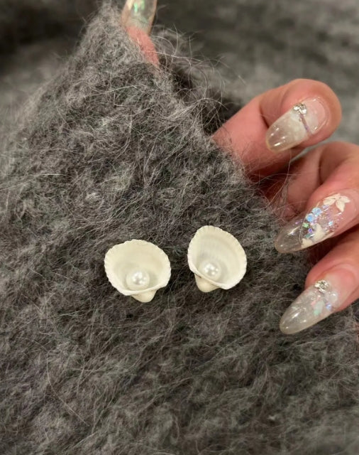 Handcrafted earrings, white shell and pearl earrings set in S925 silver, simple and elegant design, ocean elements. a perfect gift for her.