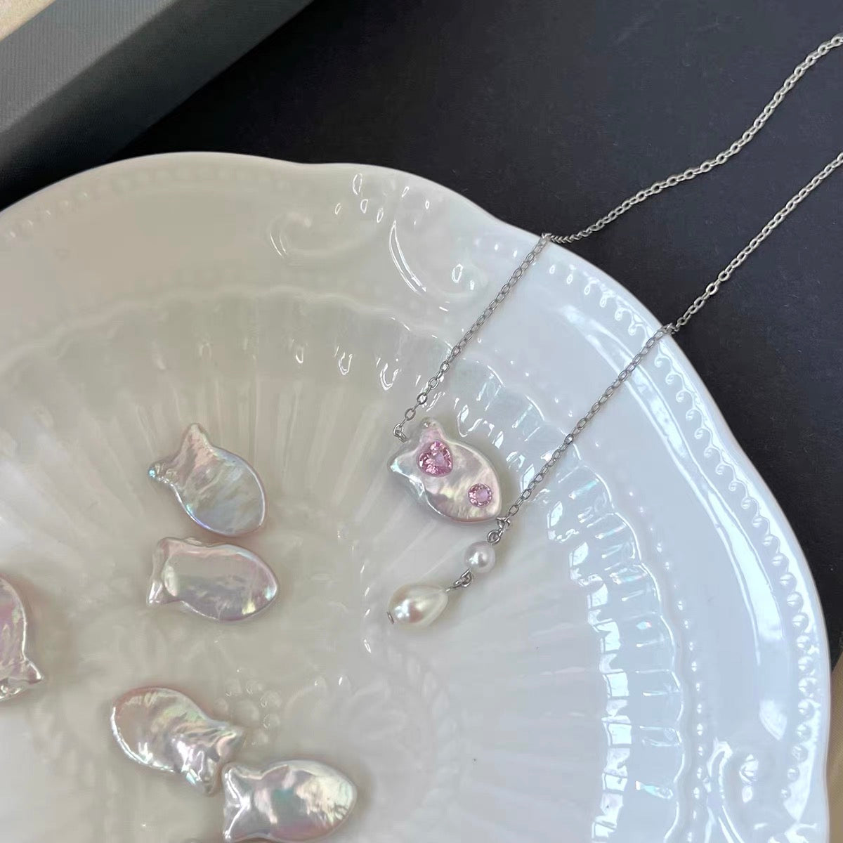 Clownfish Nemo Shape Neckalce with Baroque Pearl,  Niche Design Adjustable Long Chain