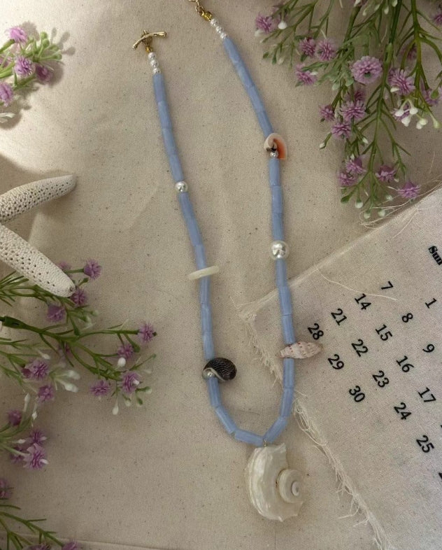 Handmade white conch pendant necklace with pearl embellishment and bead necklace in various colors to choose from, a perfect gift for her.