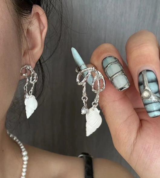 Handcrafted white conch shell pendant earrings combined with silver bow earrings, S925,delicate and minimalist aesthetic. a perfect gift.