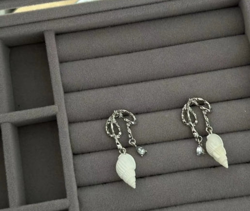 Handcrafted white conch shell pendant earrings combined with silver bow earrings, S925,delicate and minimalist aesthetic. a perfect gift.