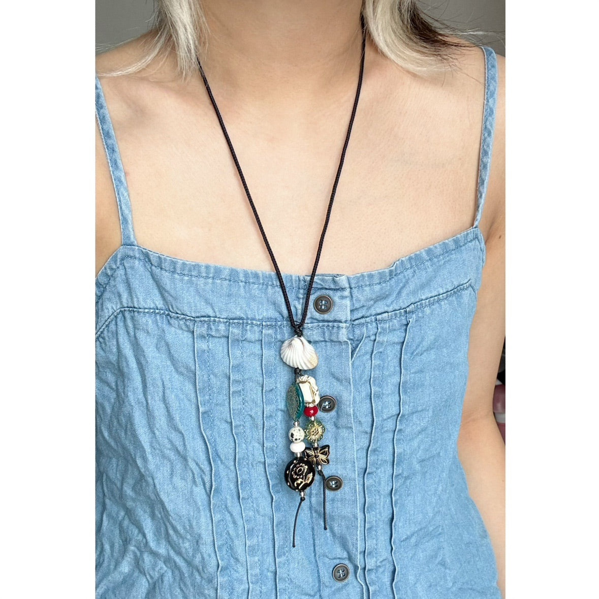Vintage-Style Shell Flower Butterfly Bead Necklace with Aged Effect