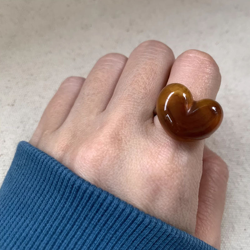 Sweet Resin Heart Shaped Rings, Coffee Heart Resin Finger Rings Retro Personality Earrings Jewelry for Women Teen Girls Band Rings
