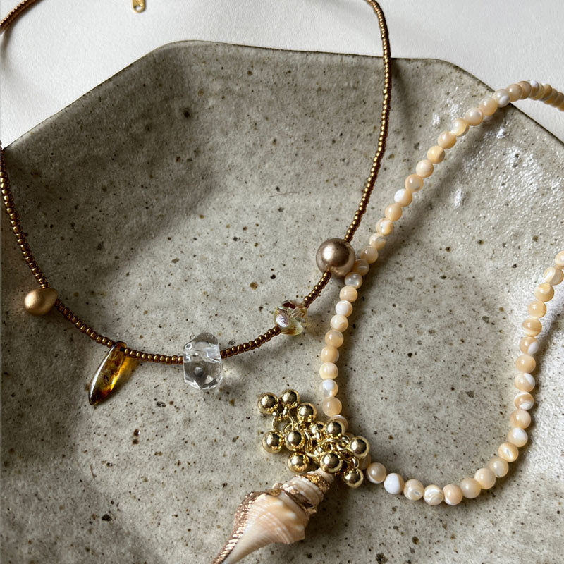Vintage Natural Stone Conch Crystal Beaded Necklace for Women Girls Bohemian Beaded Choker Jewelry