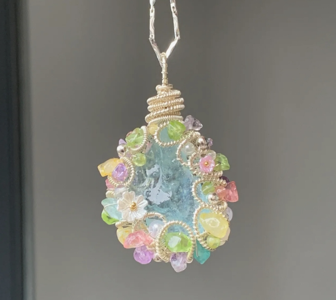 MoJone Original Handmade Round Flower-shaped Pendant, Natural Stone and Silver-plated Necklace