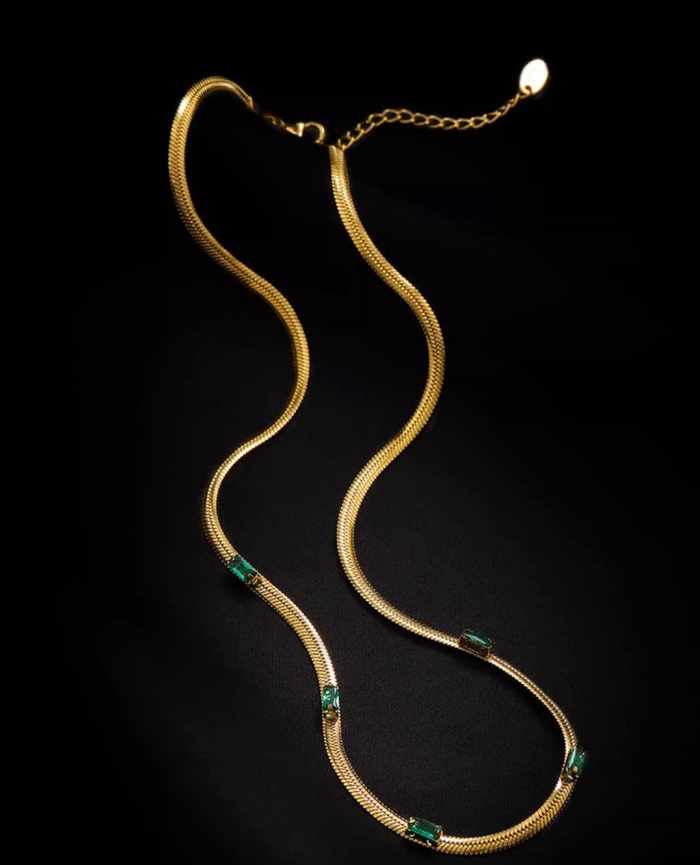 MoJone Luxurious Elegant Emerald Gold Snake Bone Choker Necklace for Female