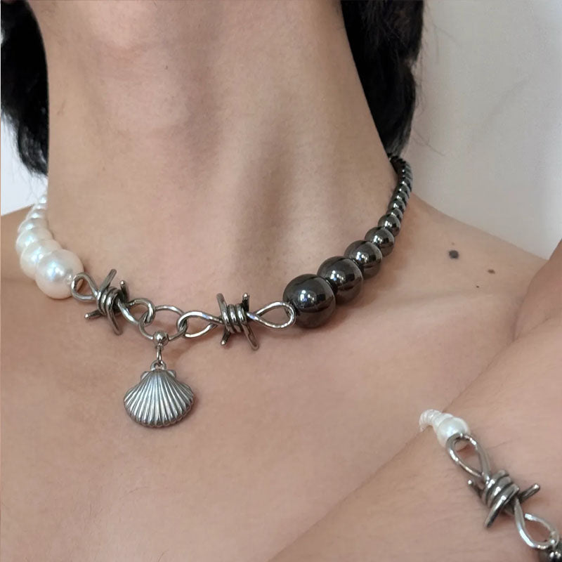 Retro Shell Pendant Necklace Black and White Pearl Patchwork Choker for Women Party Jewelry Mother's Day Gift