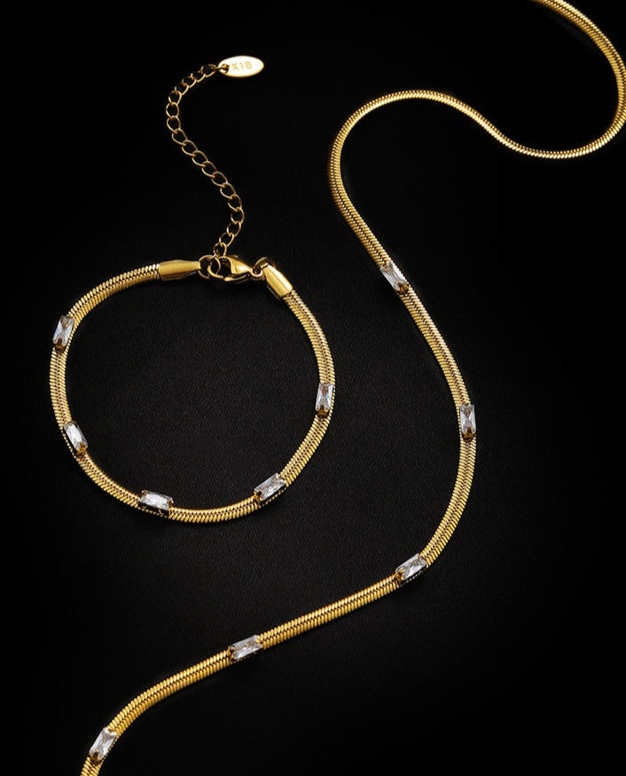 MoJone Luxurious Elegant Emerald Gold Snake Bone Choker Necklace for Female