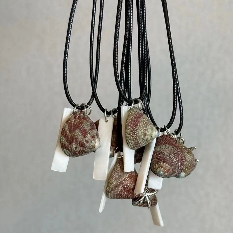Boho Necklace Chain Conch Pendant Necklace Beach Choker Necklaces for Women and Girls