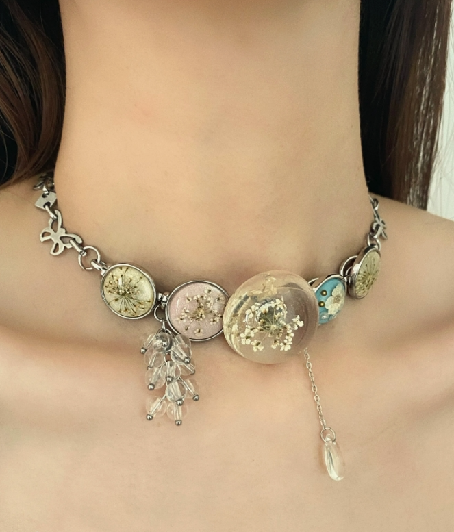 Cyberpunk Retro Choker Necklace, Silver Dried Flower Specimen Pendant Choker, Y2K Choker, stylish and cool, niche appeal